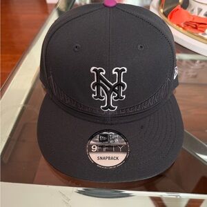 New Era Black and Gray MLB Sticker 59FIFTY Flat Brim Cap